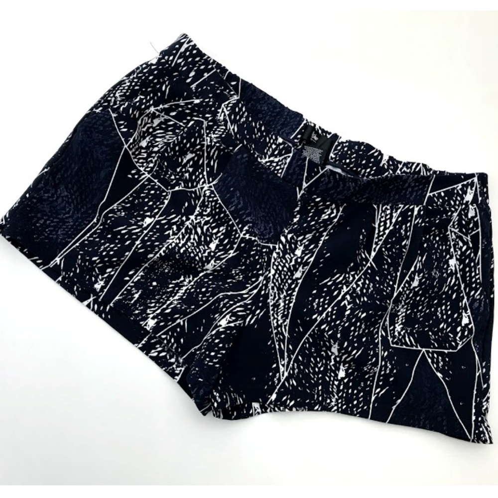 NWOT • Navy Dress Shorts • Large
